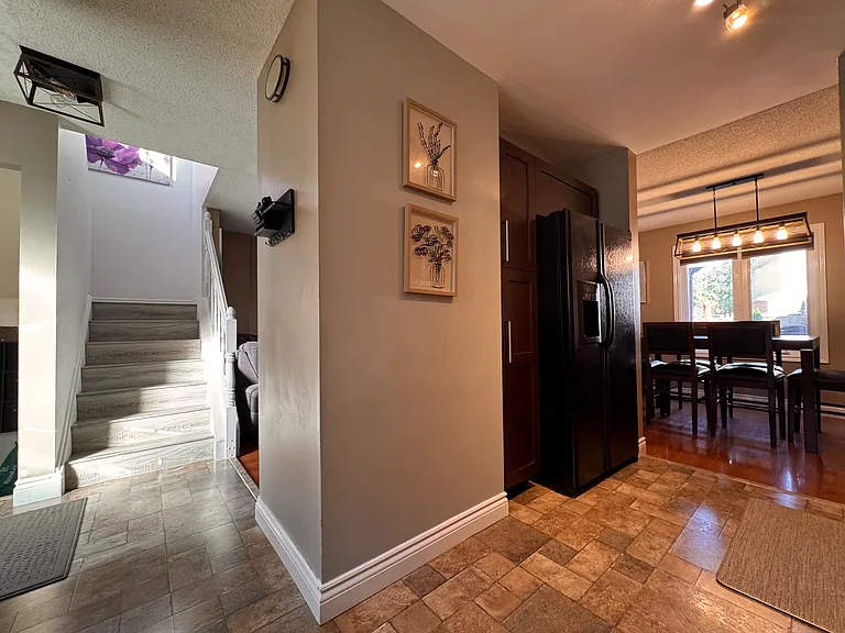19 Dalzell Ave — Photo 15