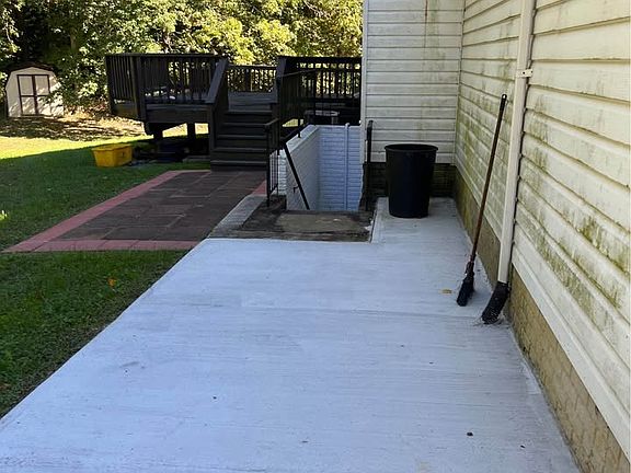 5th image of 1305 Kingsbury Dr