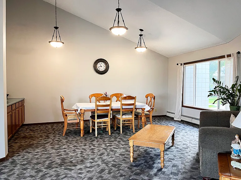 Windom Apartments — Photo 13
