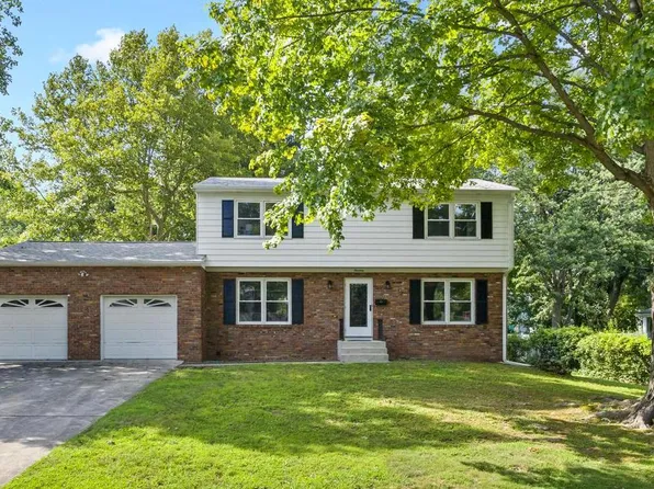 14 Empress Ln, Lawrence Township, NJ 08648