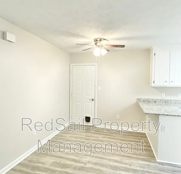 39 Whites Ln #B — Photo 9