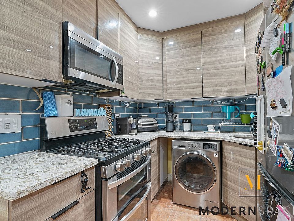 2nd image of 226 W 111th St APT 3