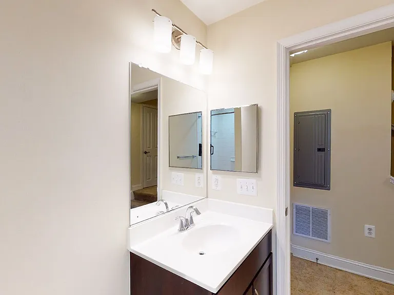 720 Barnes St NE — Photo 51