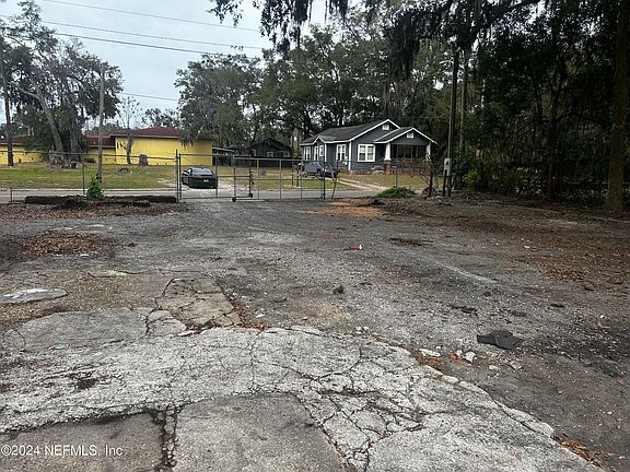 5th image of 0 N MAIN Street