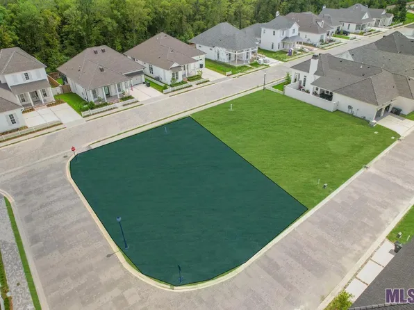 2713 Pointe Marie Dr, Baton Rouge, LA 70820