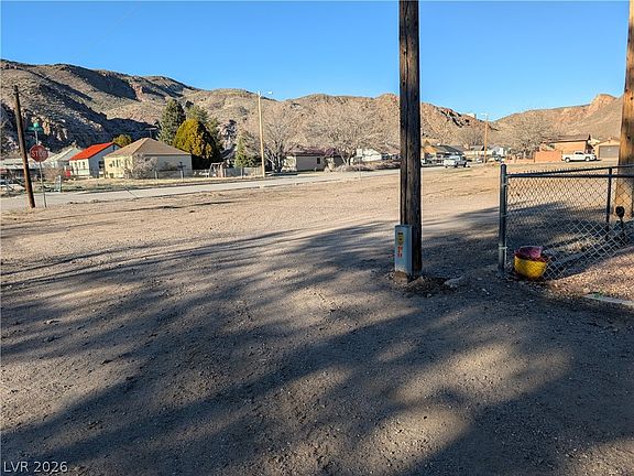 4th image of Lincoln St