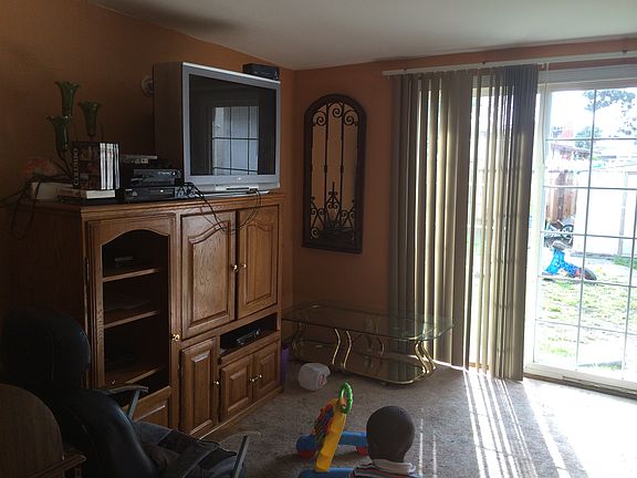 4th image of 4312 Wall Ave
