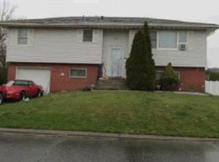 57 Stowe Ave, Babylon, NY 11702