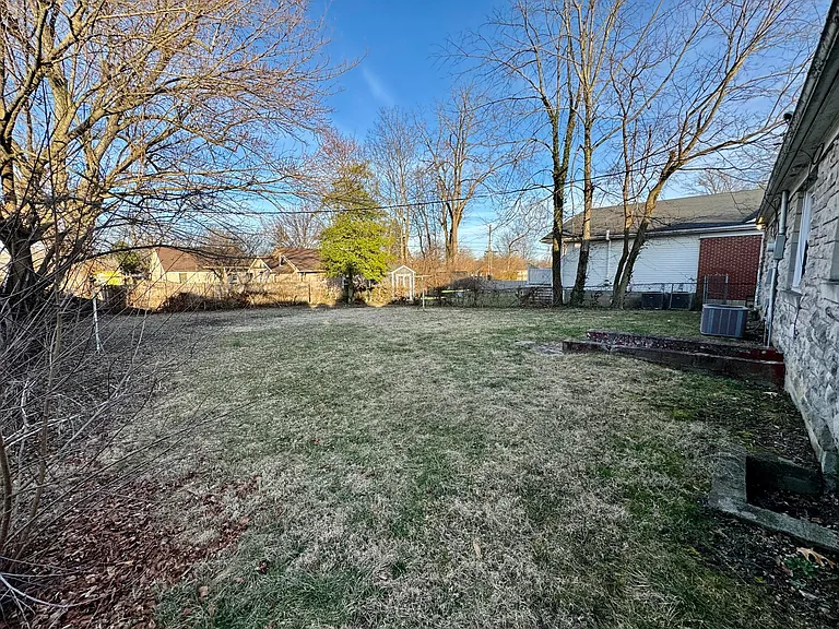 479 Stratford Dr — Photo 42