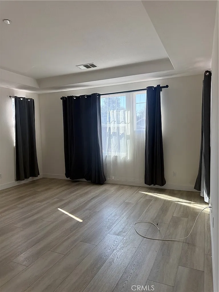 4 bed, 2.5 bath, 1759 sqft, $4,000 — Photo 4