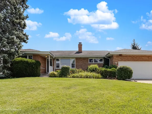 125 N Oakleaf Dr, Addison, IL 60101