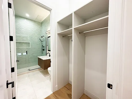 Rented by Chase Global M Realty LLC | media 26