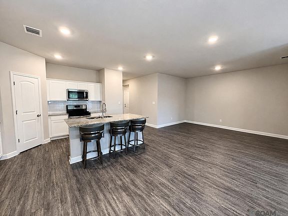 3rd image of 35512 Grovemont Dr