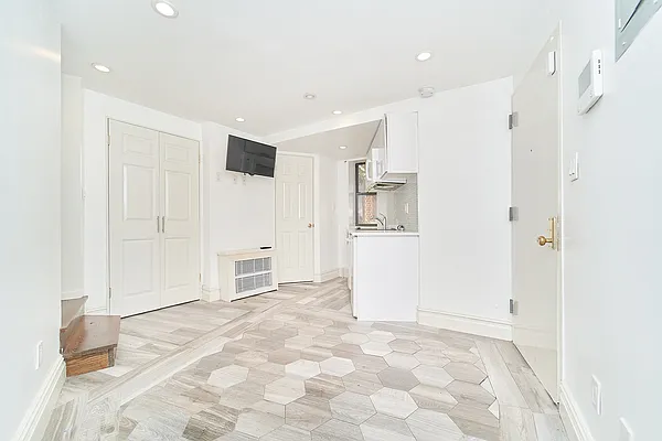 Rented by Living New York | media 13