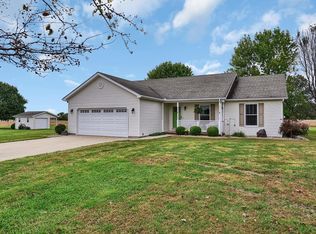 5385 Loop Rd, Dorsey, IL 62021