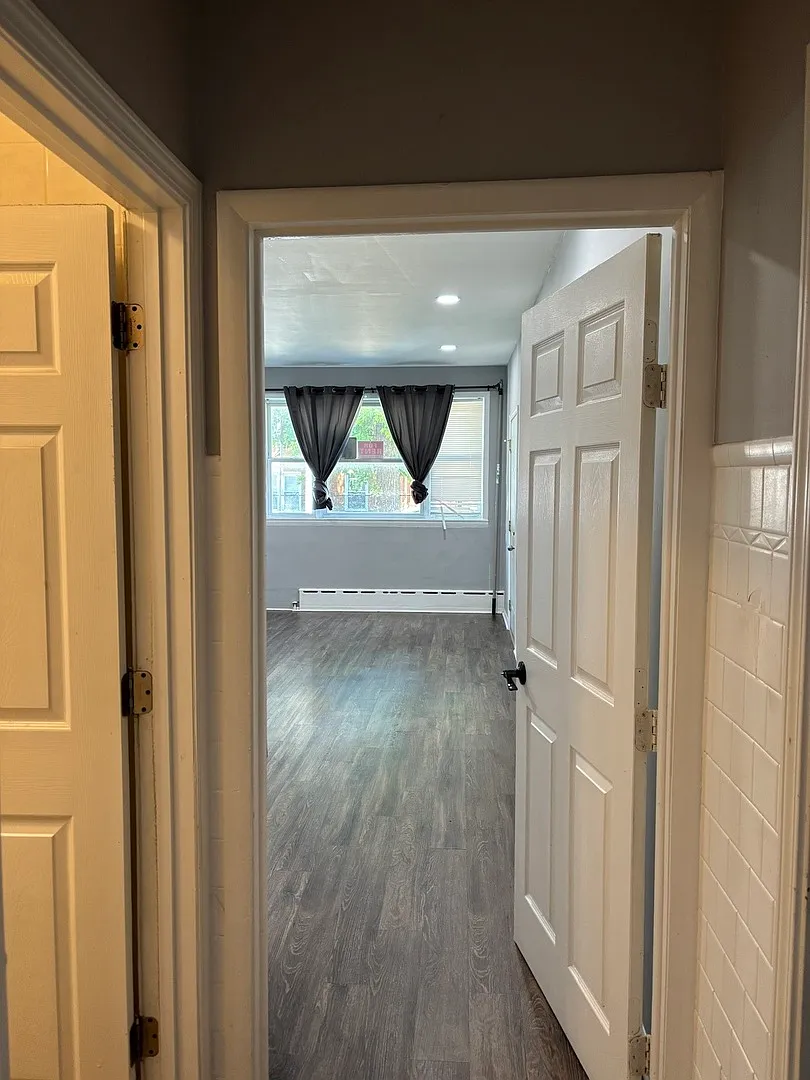 3053 N Elbridge Ave — Photo 4