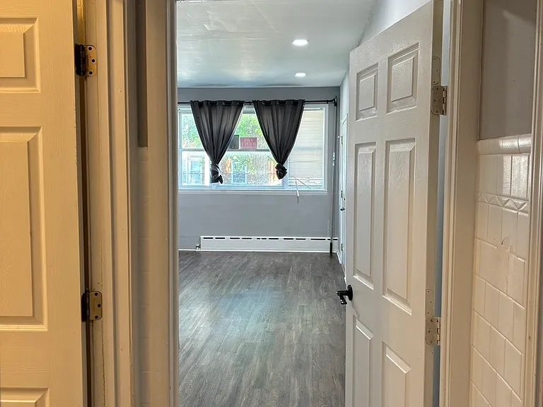 3053 N Elbridge Ave #1-F — Photo 4