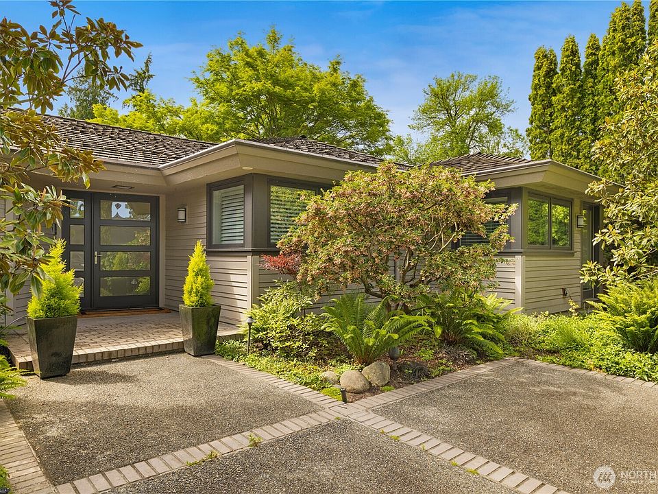 2nd image of 2149 38th Avenue E