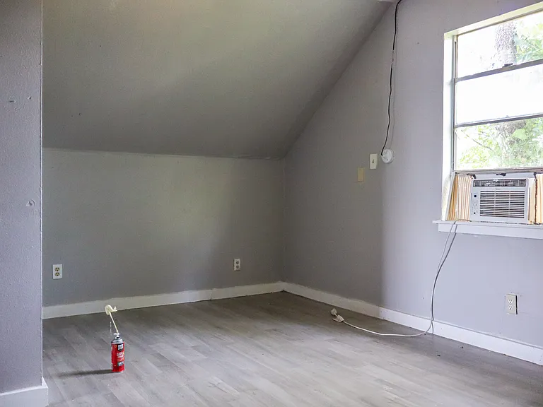 801 Roseanne St #15 — Photo 9