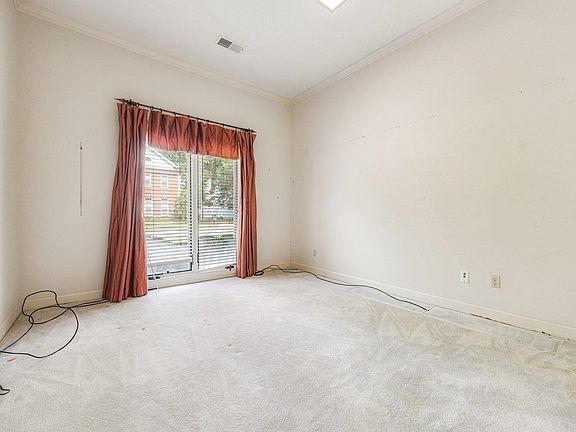 4th image of 3246 Club Breeze Dr