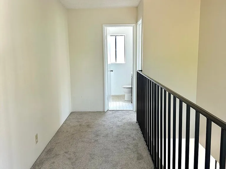 1009 E Haley St — Photo 23