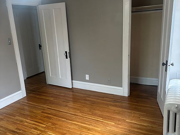 5th image of 2098 Carabel Ave
