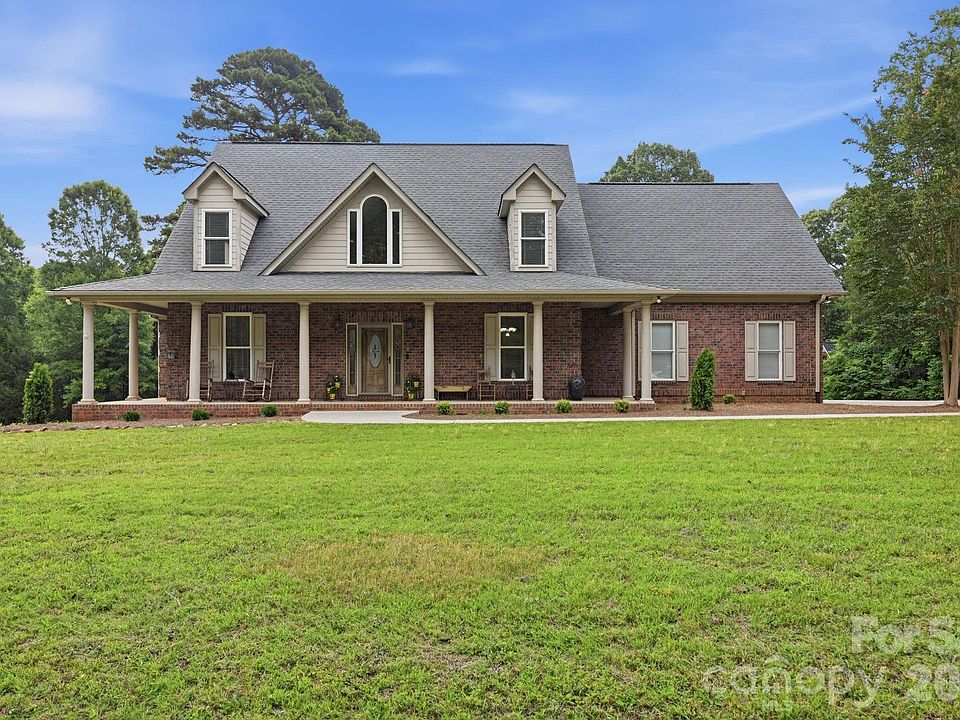 1st image of 132 Monarch Ln