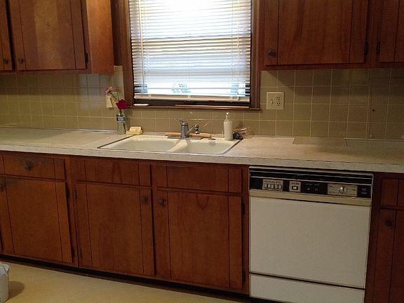 KITCHEN WORK SPACE