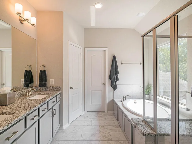 206 Liatris Ct — Photo 19