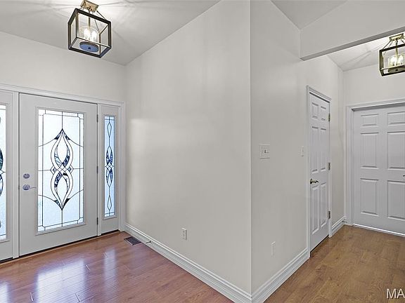 3rd image of 1301 Fairview Glen Dr