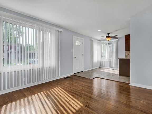 3rd image of 12516 S Throop St