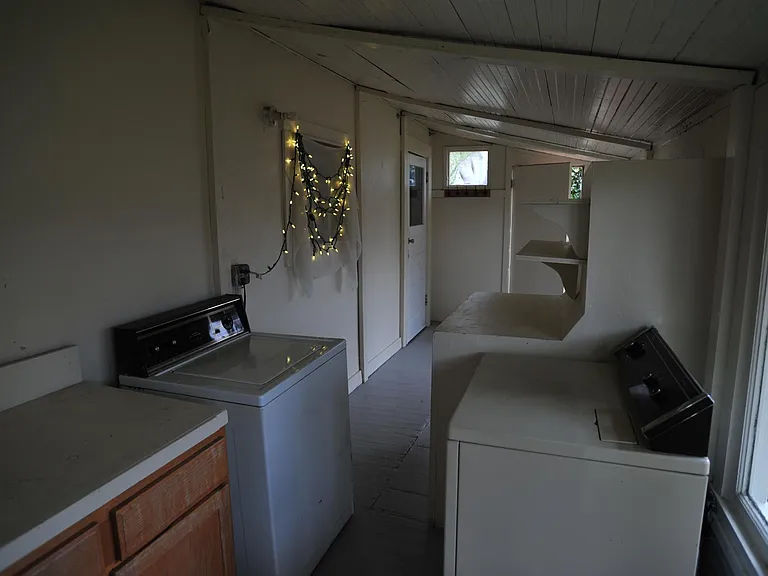 7030 SE Raymond Ct — Photo 40