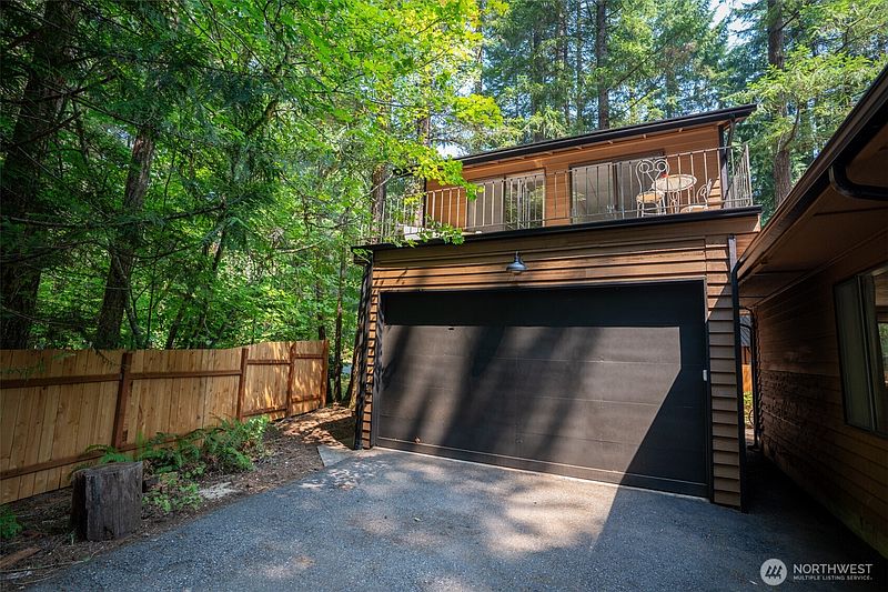 3rd image of 140 N Dow Creek Drive