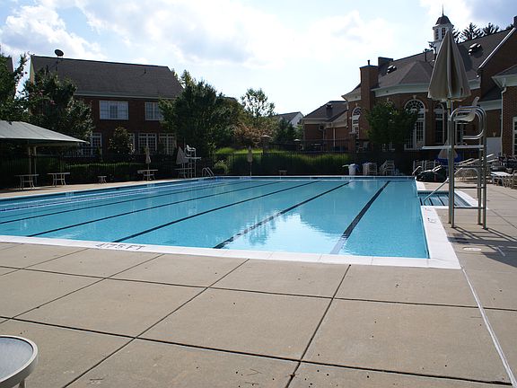 2nd image of 115 Jay Dr