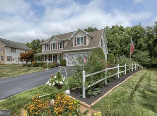 135 Westgate Dr, Mount Holly Springs, PA 17065