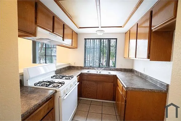 247 W 12th St — Photo 17