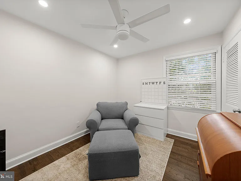 6709 Pemberton St — Photo 30
