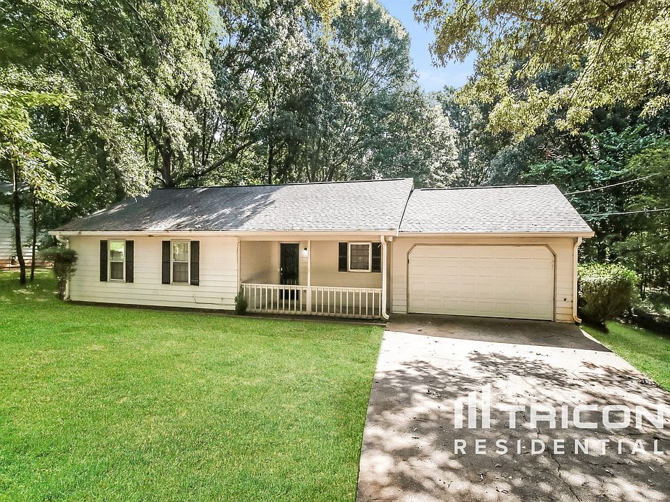 1st image of 140 E Country Woods Dr