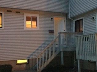 61 Bentwood Dr APT 3, Waterbury, CT 06705