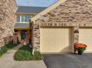 20 The Court Of Island Point, Northbrook, IL 60062