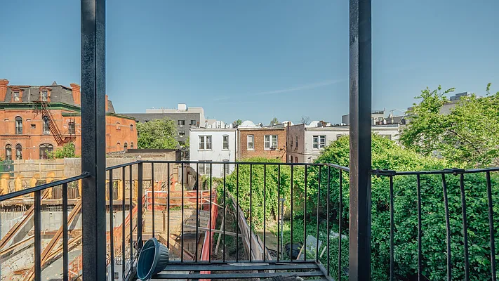 Rented by Nooklyn NYC LLC | media 21