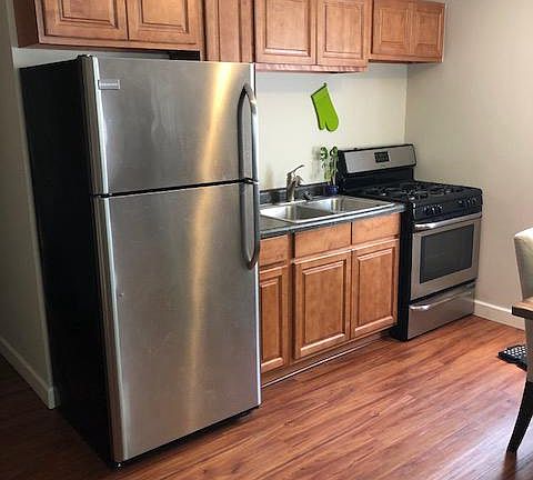 5th image of 1115 14th Ave SE APT 3