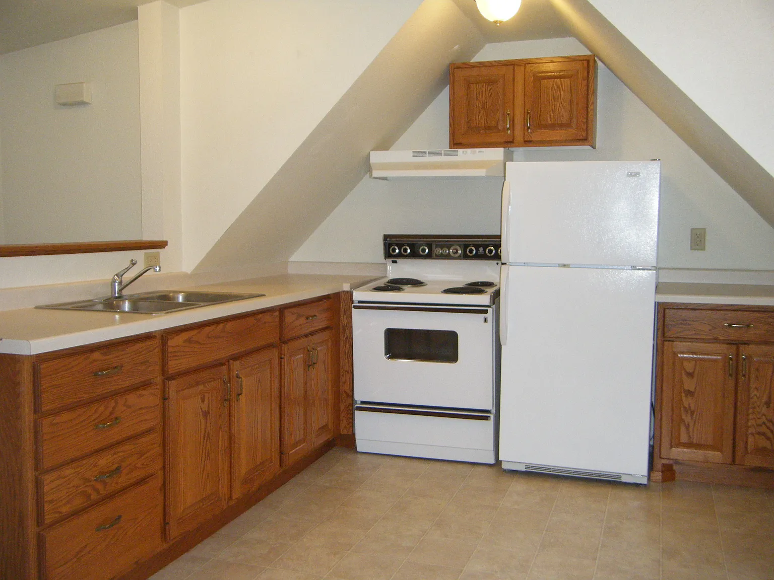 2 bed, 800 sqft, $995 — Photo 2