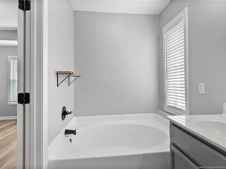 118 Newport Ct — Photo 19