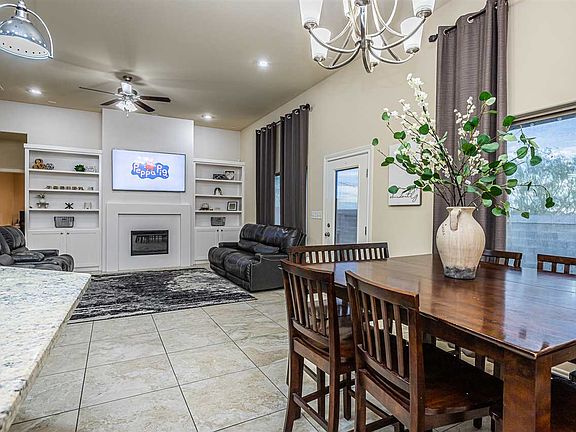 3rd image of 419 Windmill Palm Dr