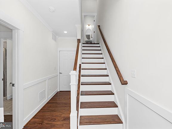 4th image of 1357 Powhatan St