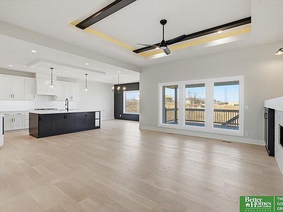4th image of 10019 Prospect St