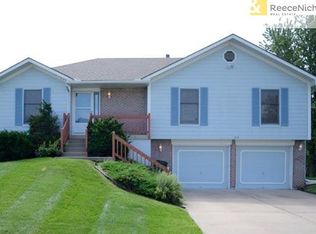 813 S Park Dr, Raymore, MO 64083