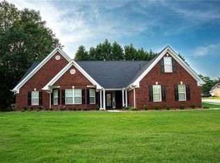 301 Cold Harbor Dr, Loganville, GA 30052