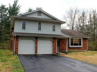 2111 Lakeview Dr, Saint Louis, MO 63131